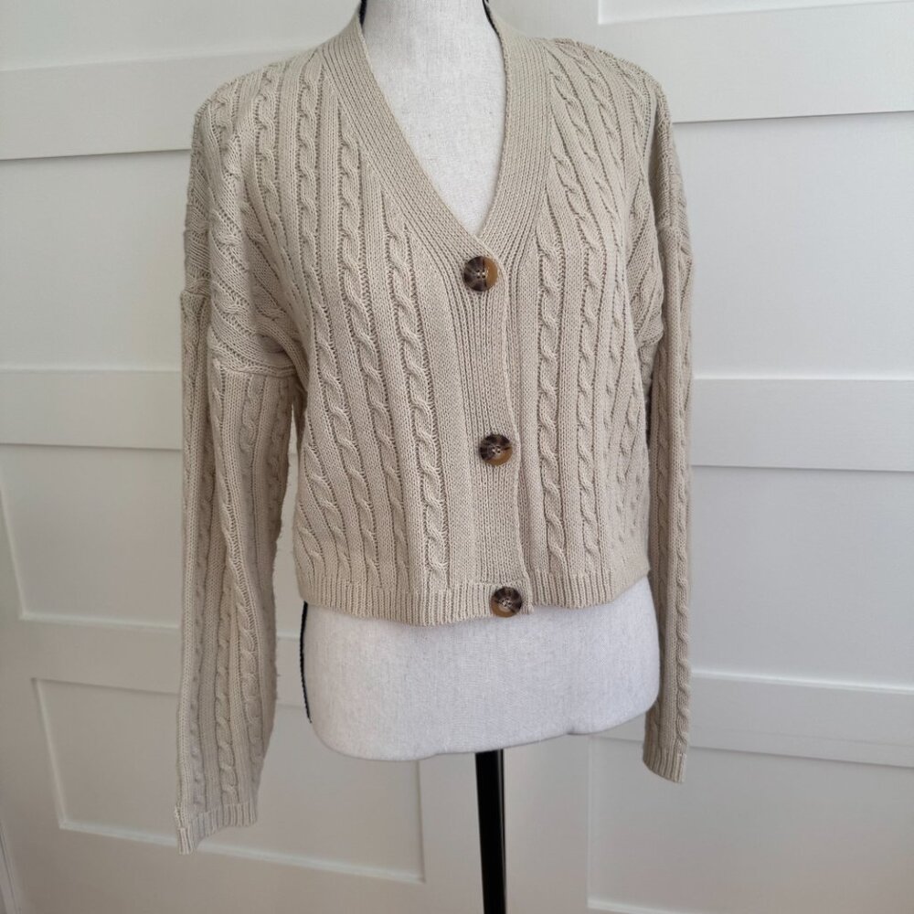 Nasty Gal cozy cable knit cropped cardigan - size S - Picture 3 of 7